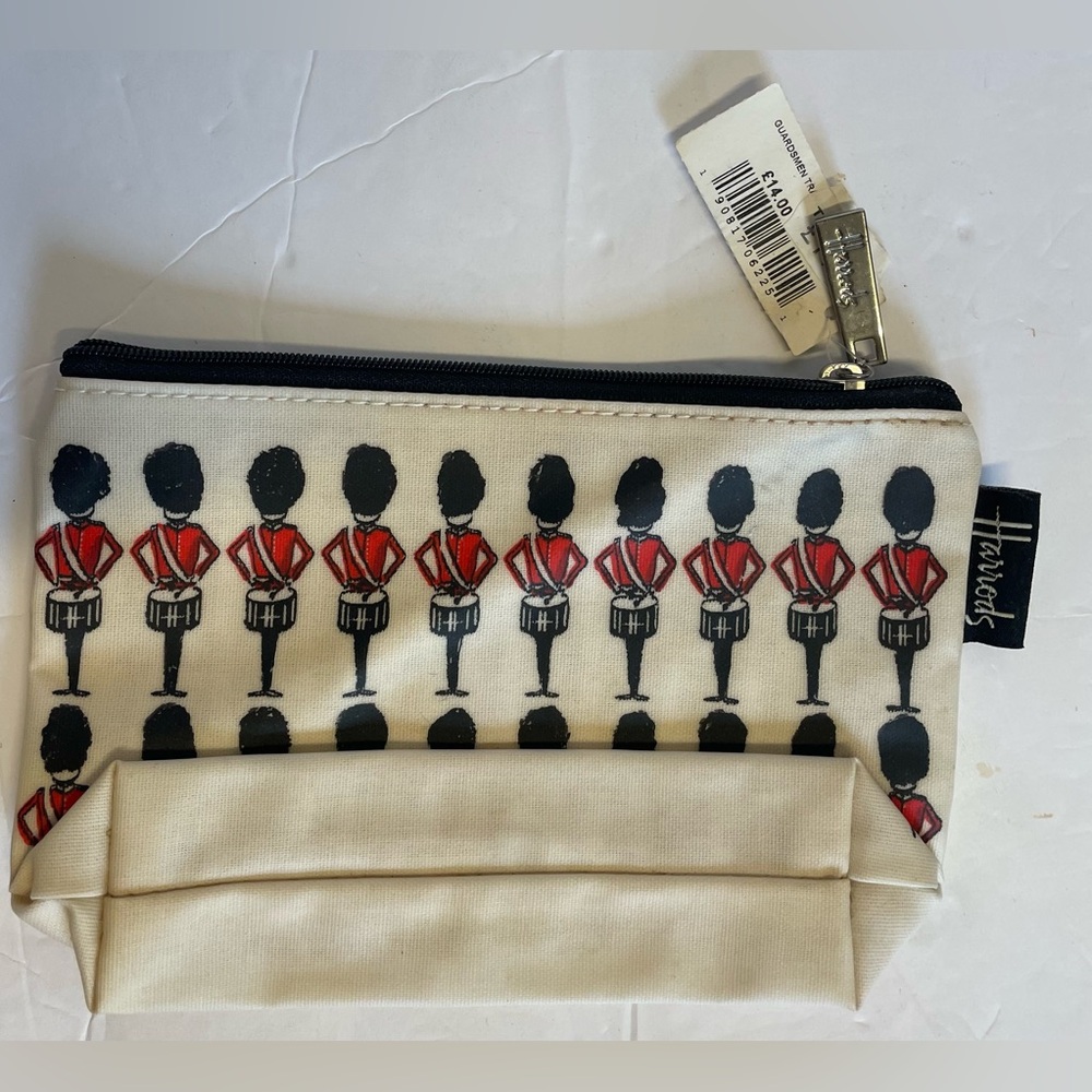 Harrods Queen Guardsmen Travel Pouch